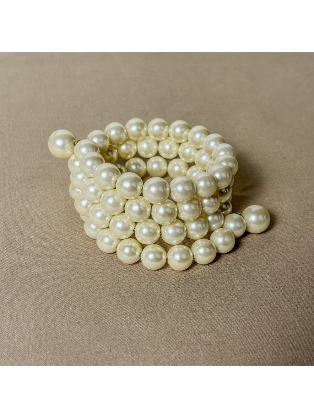 Vintage 1993 Avon Pearlesque Wrap Bracelet Faux Pearl Gold Tone Jewelry B13
